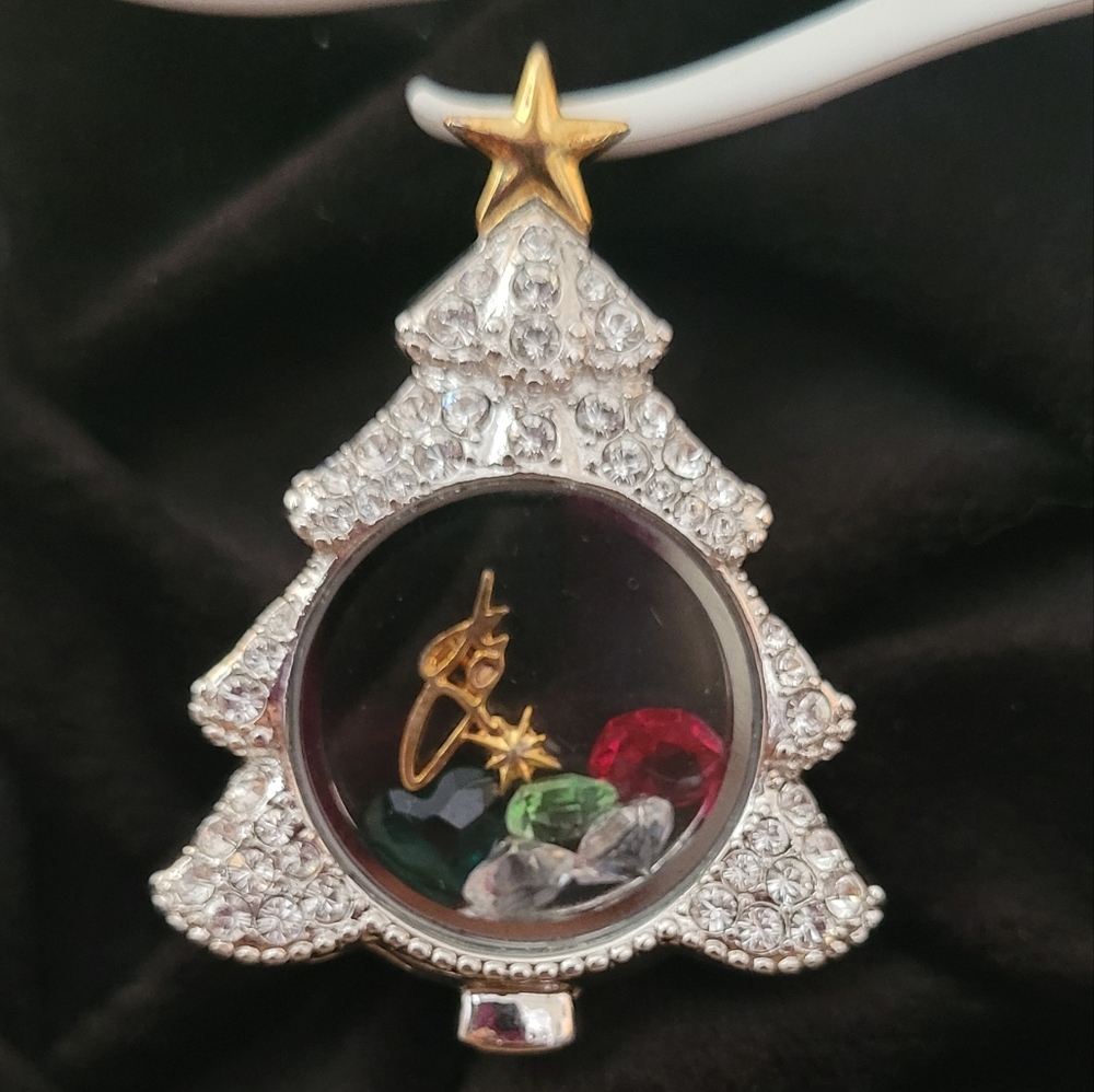 ORIGAMI OWL SILVERTONE CHRISTMAS TREE LOCKET